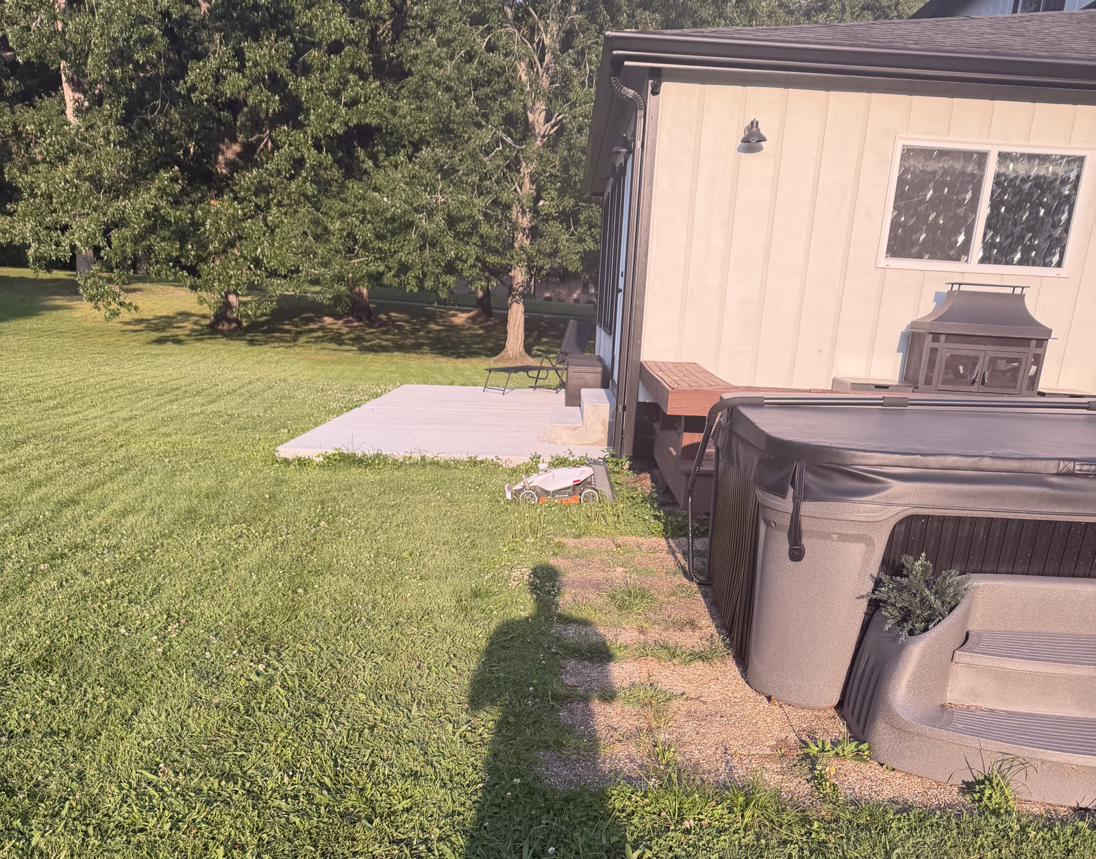Fresh stain and sealing after deck restoration in Knoxville